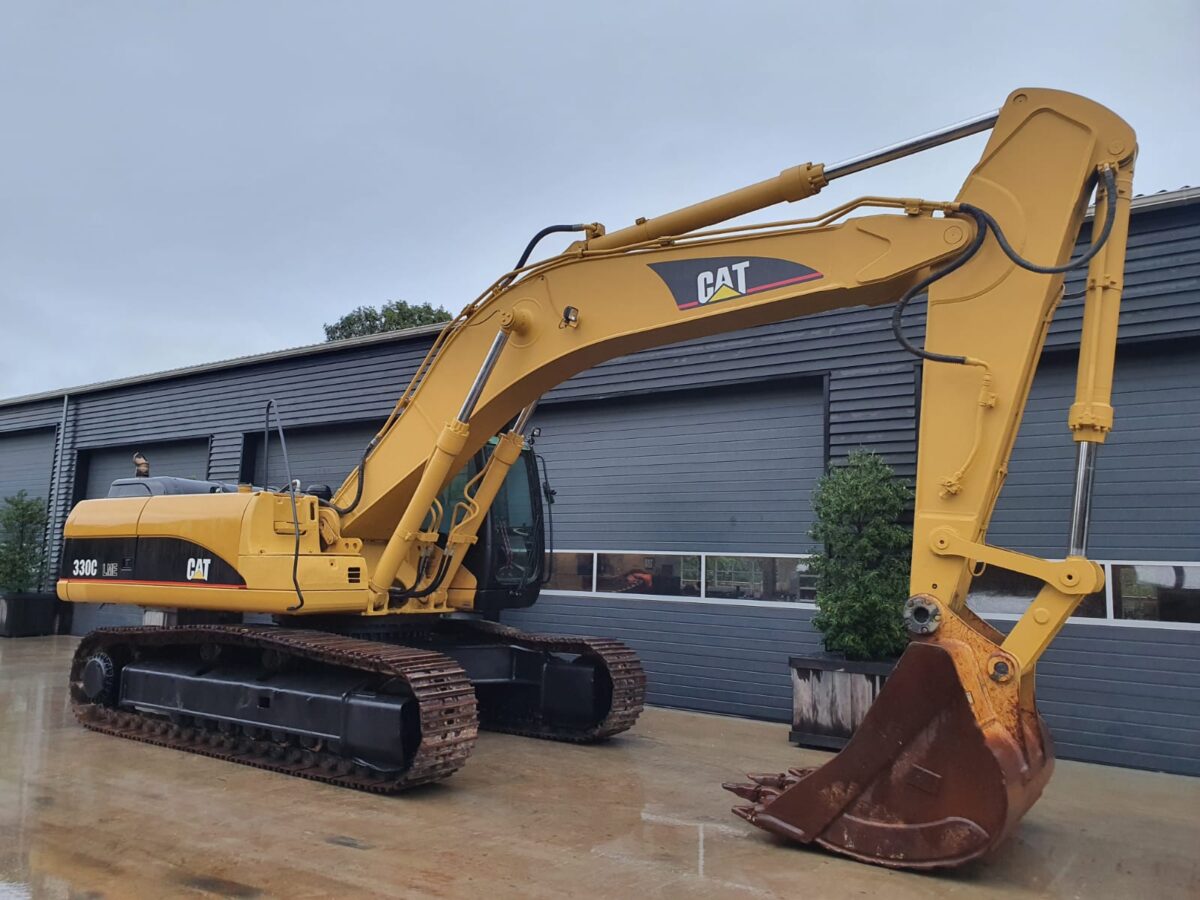 Pelle sur chenilles Caterpillar 330C 2005 – 14400 heures – 32,4 tonnes – Image 1