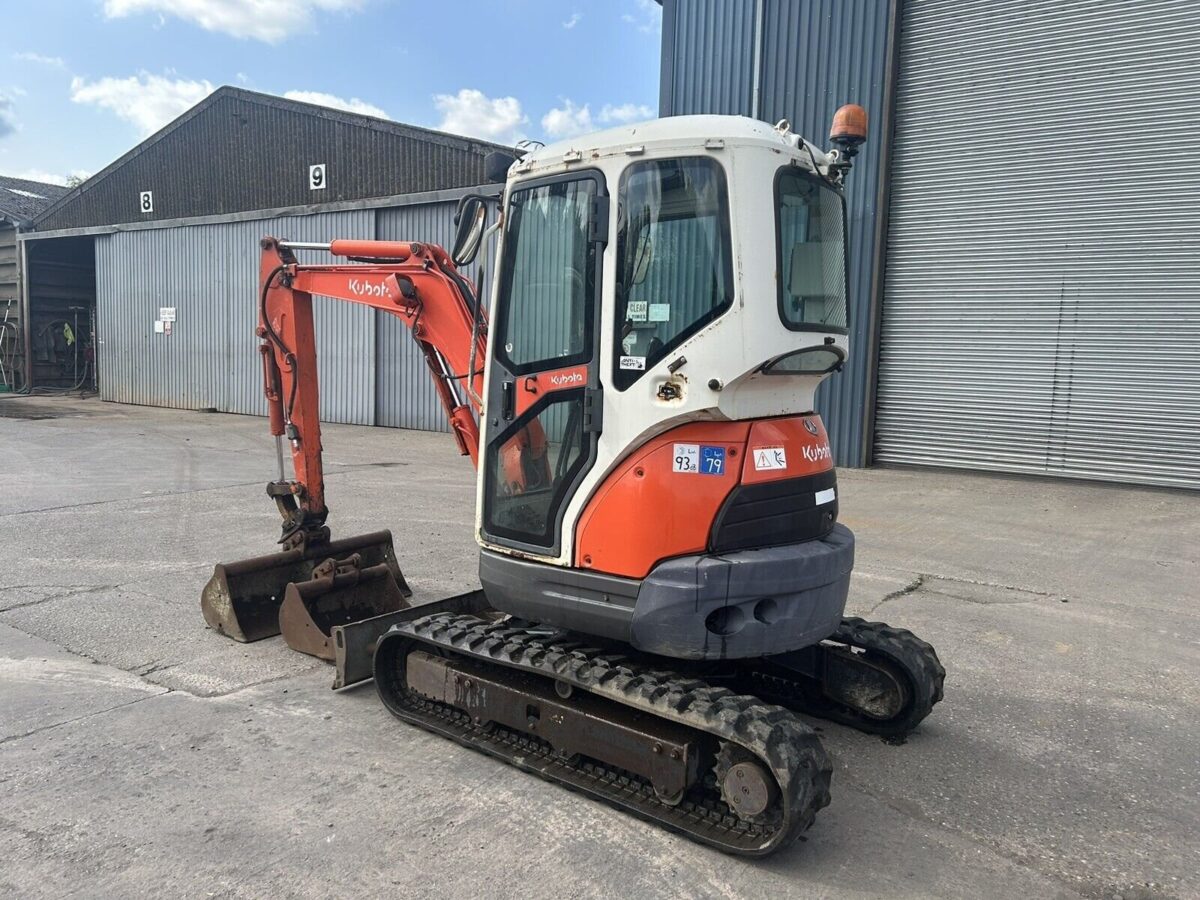 Kubota U25-3 (2008) – Mini Pelle 2,6T – 3 600 h – BRH + 3 Godets – Révisée – Image 5