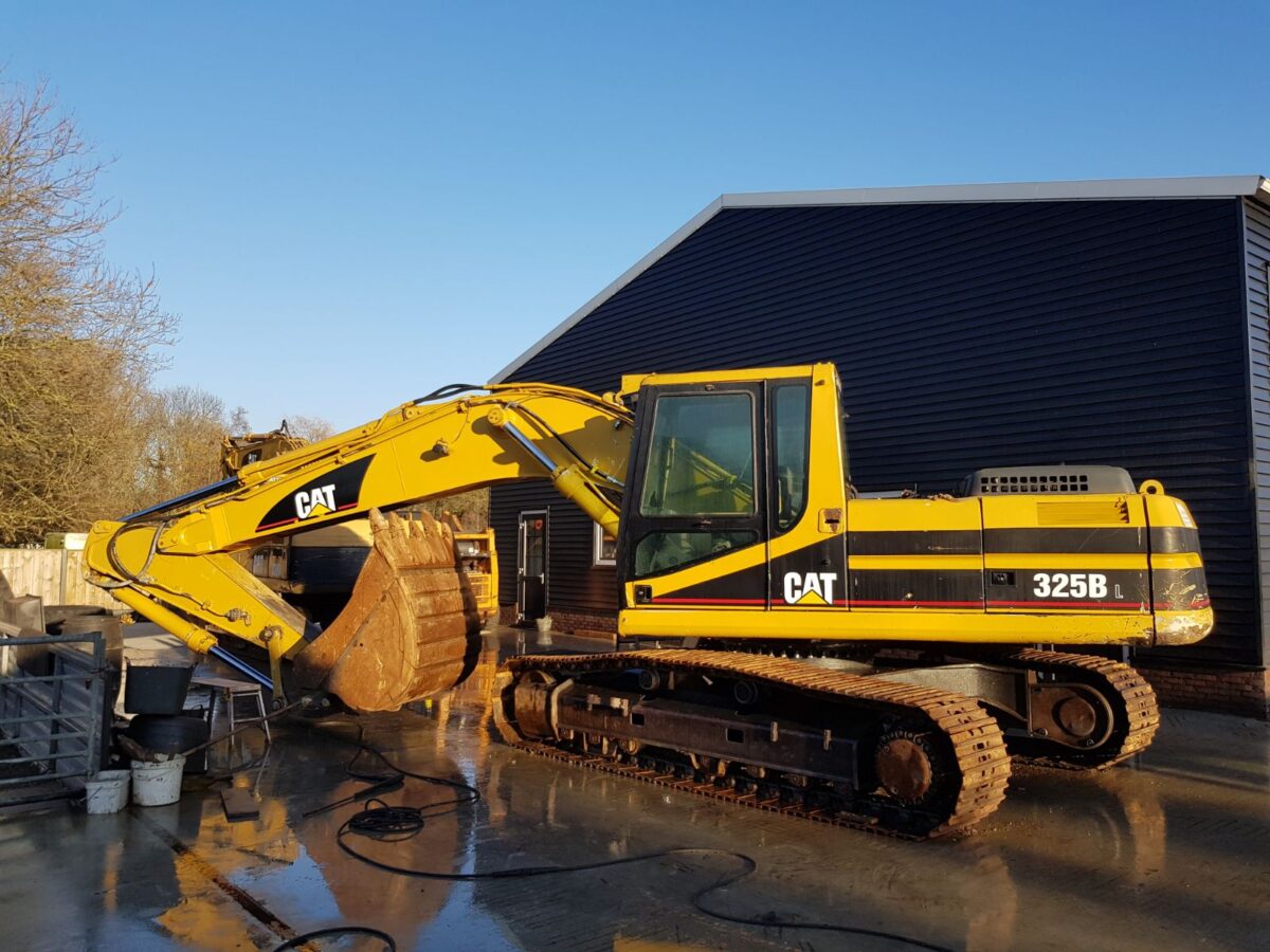 Pelle sur chenilles Caterpillar 325BL 2000 – 8231 heures – 26,5 tonnes – Image 2