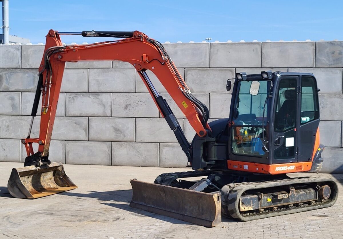Kubota KX080-4A2 2020 – Mini Pelle 8T avec 2.955h, Godet 0,25 m³, Moteur 46,5 kW – Image 4